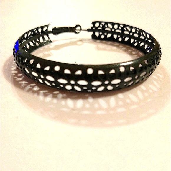 Monaco Exquisite Epoxy Dark Green Metal Hoop Earrings - Picture 3 of 4